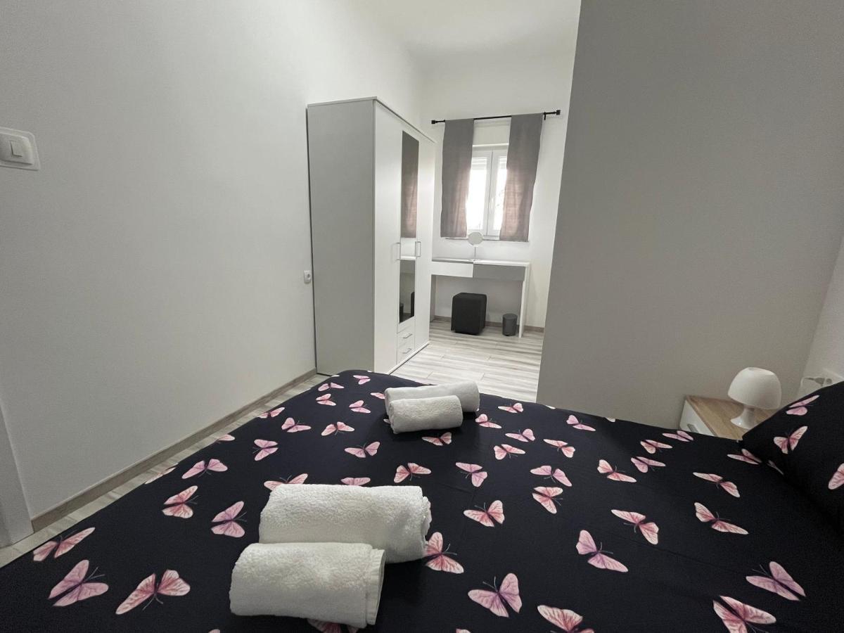 Apartment Tilia Оточац Экстерьер фото